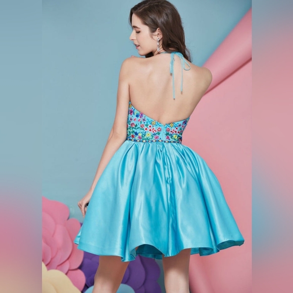 Bright floral short Semi Jr Prom dress with pockets - Picture 2 of 4